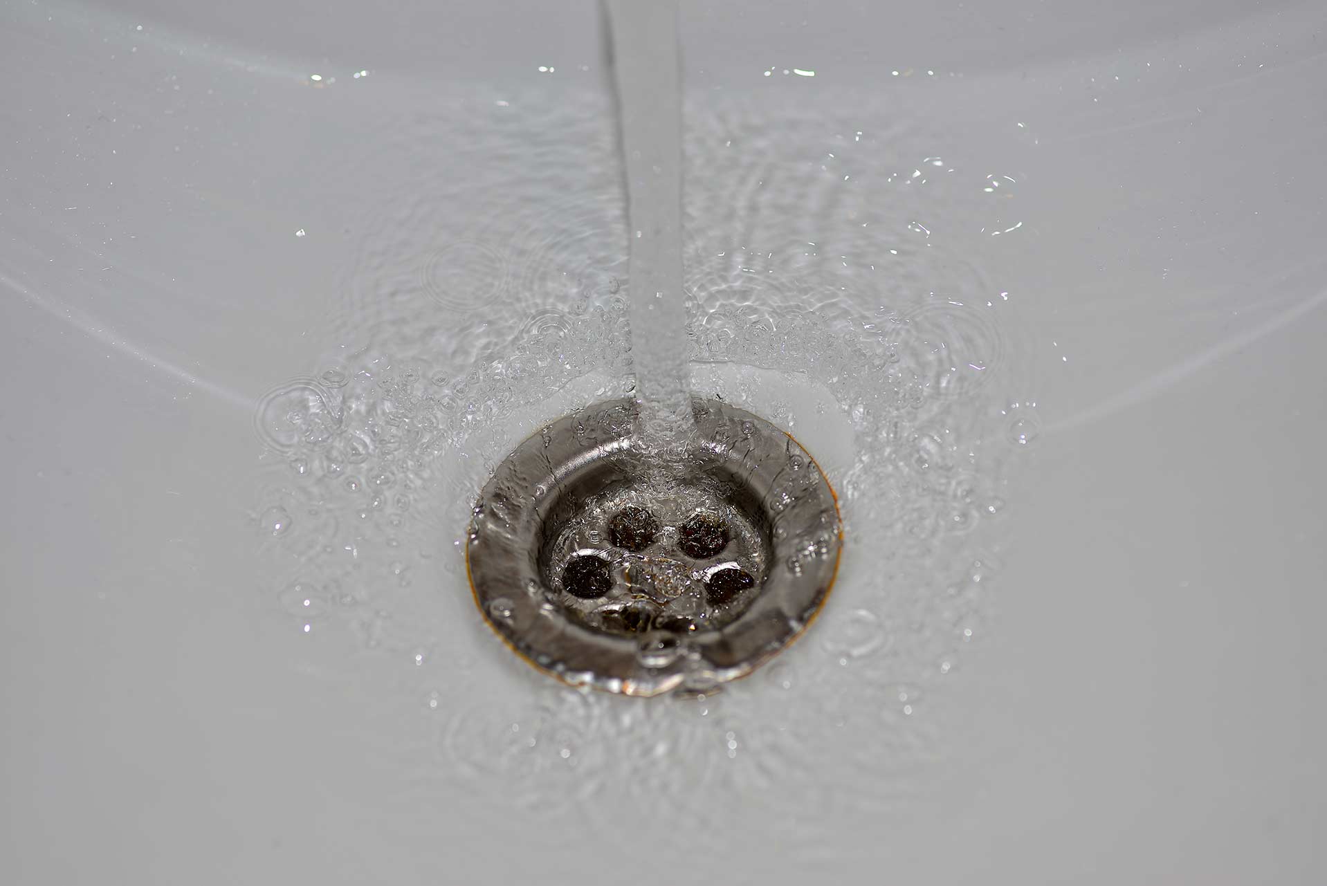A2B Drains provides services to unblock blocked sinks and drains for properties in Tooting.